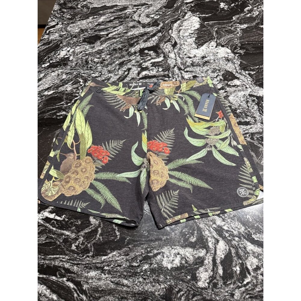 Roark Chiller Kiwi Camo 17” Boardshorts Black Mens Size 32 NWT RB416